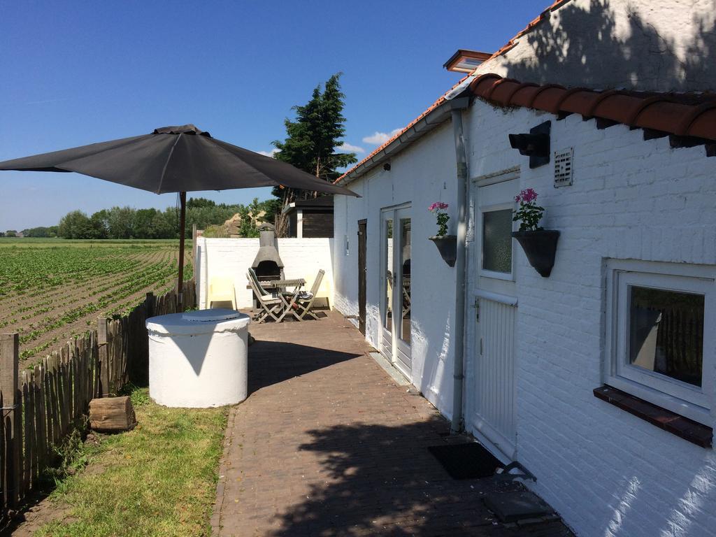 Farmhouse Near Beach Kloosterzande Bagian luar foto